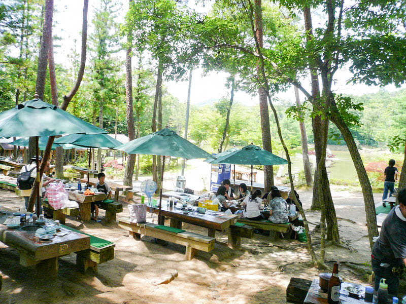 屋外バーベキュー場